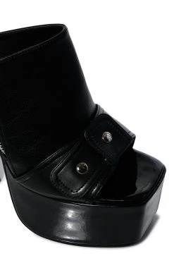 AXELLY MULTI CHUNKY SANDAL -AKIRA salestore axelly multi chunky sandal black 5 5