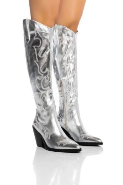 AZALEA WANG AFTER PARTY METALLIC WESTERN BOOT IN SILVER