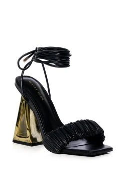 AZALEA WANG AMIE CHUNKY SANDAL IN BLACK -AKIRA salestore azalea wang amie chunky sandal in black black 3 3 c1