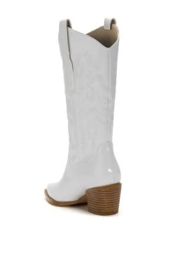AZALEA WANG ANDREA CHUNKY WESTERN BOOT IN WHITE -AKIRA salestore azalea wang andrea chunky western boot in white white 4 4 c1