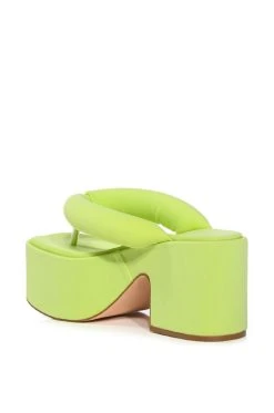 AZALEA WANG APRIL THING FLATFORM SANDAL IN GREEN -AKIRA salestore azalea wang april thing flatform sandal in green green 4 4