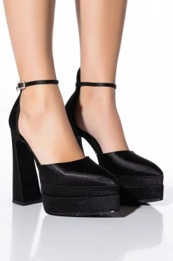 AZALEA WANG BADDEST OF THEM ALL CHUNKY PUMP IN BLACK