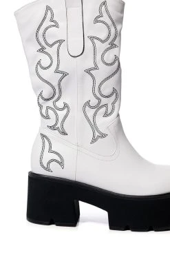 AZALEA WANG BLIZZARD CHUNKY WESTERN BOOT IN WHITE BLACK -AKIRA salestore azalea wang blizzard chunky western boot in white black white 5 5
