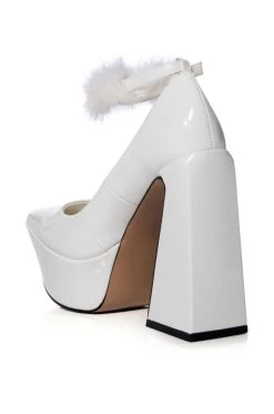 AZALEA WANG BOUDOIR CHUNKY PLATFORM PUMP IN WHITE -AKIRA salestore azalea wang boudoir chunky platform pump in white white 4 4