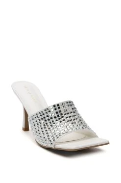 AZALEA WANG BUFFALO EMBELLIHED SANDAL IN WHITE 7 AZALEA WANG BUFFALO EMBELLIHED SANDAL IN WHITE -AKIRA salestore azalea wang buffalo embellihed sandal in white white 3 3 c1