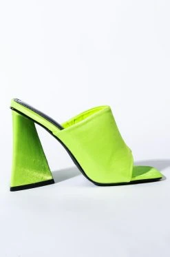 Alternative view of AZALEA WANG CAUGHT IN A DREAM CHUNKY SANDAL IN GREEN