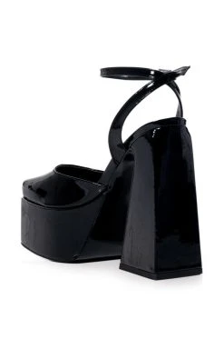 AZALEA WANG CLEMENTINE CHUNKY PUMP IN BLACK PATENT -AKIRA salestore azalea wang clementine chunky pump in black patent black 4 4 c1 c1