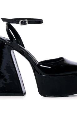 AZALEA WANG CLEMENTINE CHUNKY PUMP IN BLACK PATENT -AKIRA salestore azalea wang clementine chunky pump in black patent black 5 5 c1 c1