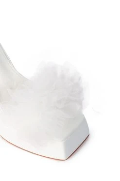 AZALEA WANG COLADA WHITE TULLE SANDAL -AKIRA salestore azalea wang colada white tulle sandal white 5 5 c1