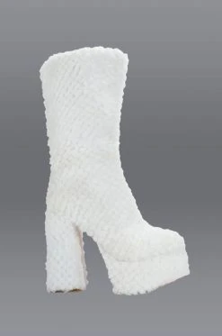 AZALEA WANG COZY CUTIE FAUX FUR CHUNKY PLATFORM BOOT IN WHITE -AKIRA salestore azalea wang cozy cutie faux fur chunky platform boot in white white 1 1 c1