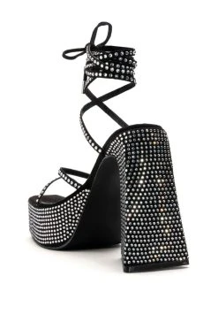 AZALEA WANG DEIRDRE EMBELLISHED CHUNKY SANDAL -AKIRA salestore azalea wang deirdre embellished chunky sandal black 5 5