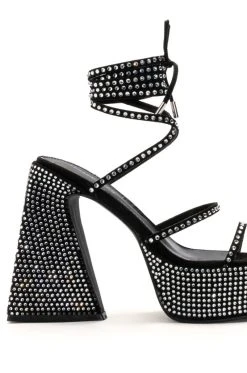AZALEA WANG DEIRDRE EMBELLISHED CHUNKY SANDAL -AKIRA salestore azalea wang deirdre embellished chunky sandal black 6 6