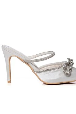 AZALEA WANG EVIT STILETTO MULE PUMP IN WHITE -AKIRA salestore azalea wang evit stiletto mule pump in white white 5 5