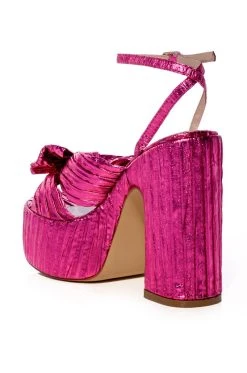 AZALEA WANG GENEROUS CHUNKY STRAP SANDAL IN PINK -AKIRA salestore azalea wang generous chunky strap sandal in pink pink 4 4 c1