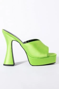 Alternative view of AZALEA WANG GOLDEN HOUR CHUNKY SANDAL IN GREEN