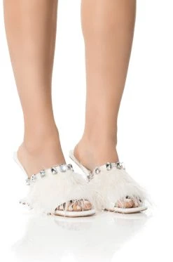 AZALEA WANG HARTFORD SANDAL WITH FEATHERS IN WHITE -AKIRA salestore azalea wang hartford sandal with feathers in white white 1 1