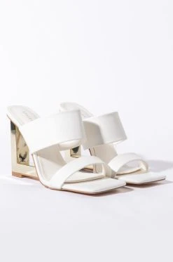 AZALEA WANG HEAD IN THE CLOUDS WEDGE SANDAL IN WHITE -AKIRA salestore azalea wang head in the clouds wedge sandal in white white 4 4
