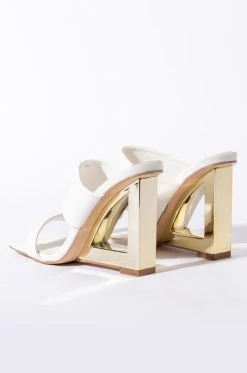 AZALEA WANG HEAD IN THE CLOUDS WEDGE SANDAL IN WHITE -AKIRA salestore azalea wang head in the clouds wedge sandal in white white 5 5