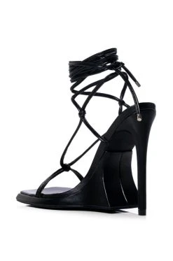 AZALEA WANG IMPULSIVE CHUNKY SANDAL IN BLACK -AKIRA salestore azalea wang impulsive chunky pump in black black 4 4 c1