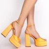 AZALEA WANG JUST A DREAM CHUNKY SANDAL IN ORANGE