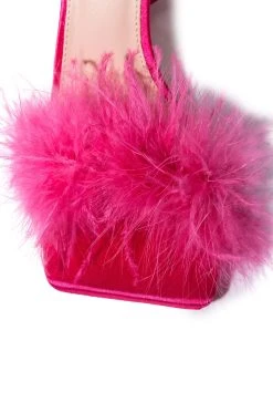 AZALEA WANG LUCINDA FEATHER SANDAL -AKIRA salestore azalea wang lucinda feather sandal pink 5 5