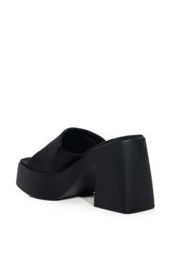 AZALEA WANG MILTON CHUNKY SANDAL IN BLACK -AKIRA salestore azalea wang milton chunky sandal in black black 4 4