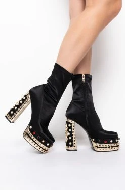AZALEA WANG NOTICE ME CHUNKY BOOTIE IN BLACK -AKIRA salestore azalea wang notice me chunky bootie in black black 4 4