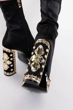 AZALEA WANG NOTICE ME CHUNKY BOOTIE IN BLACK -AKIRA salestore azalea wang notice me chunky bootie in black black 7 7