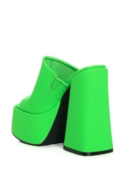 AZALEA WANG SHEBA CHUNKY MULE IN GREEN -AKIRA salestore azalea wang sheba chunky mule in green green 4 4