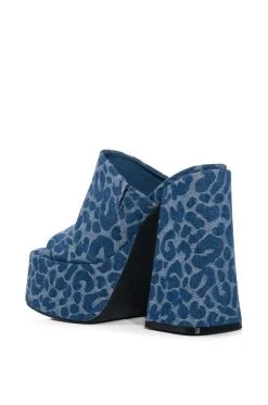 AZALEA WANG SHEBA CHUNKY SANDAL IN DENIM -AKIRA salestore azalea wang sheba chunky sandal in denim denim 4 4