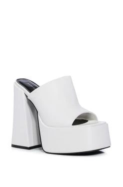 AZALEA WANG SHEBA CHUNKY SANDAL IN WHITE -AKIRA salestore azalea wang sheba chunky sandal in white white 3 3