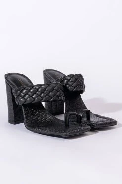 AZALEA WANG SOMETHING ABOUT YOU CHUNKY SANDAL IN BLACK -AKIRA salestore azalea wang something about you chunky sandal in black black 4 4