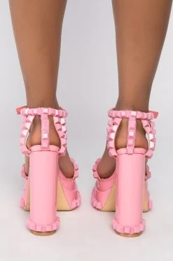 AZALEA WANG SWEET LIKE SUGAR CHUNKY SANDAL IN PINK -AKIRA salestore azalea wang sweet like sugar chunky sandal in pink pink 4 4