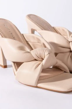 AZALEA WANG SWEET LIKE SUNDAY CHUNKY SANDAL IN BONE 10 AZALEA WANG SWEET LIKE SUNDAY CHUNKY SANDAL IN BONE -AKIRA salestore azalea wang sweet like sunday chunky sandal in bone bone 6 6