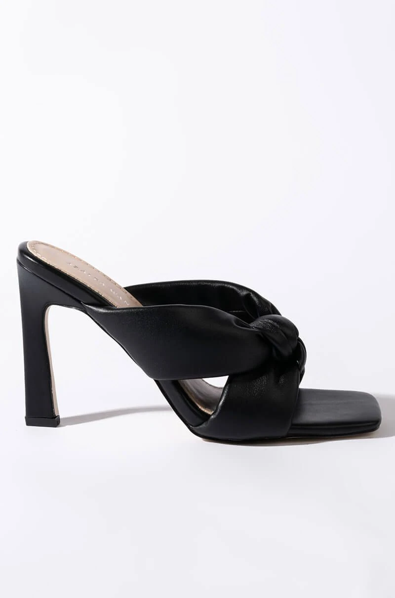 AZALEA WANG SWEET LIKE SUNDAY SQUARE TOE SANDAL IN BLACK 2 AZALEA WANG SWEET LIKE SUNDAY SQUARE TOE SANDAL IN BLACK - Image 2