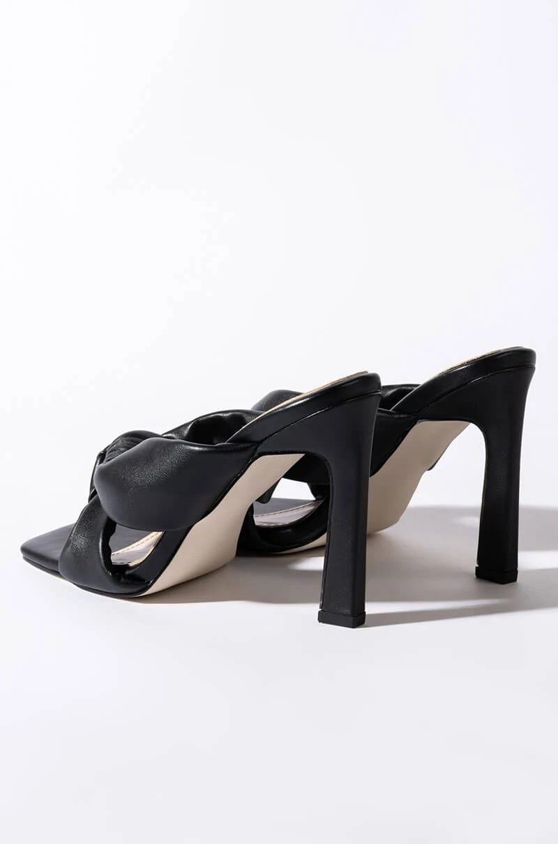 AZALEA WANG SWEET LIKE SUNDAY SQUARE TOE SANDAL IN BLACK 4 AZALEA WANG SWEET LIKE SUNDAY SQUARE TOE SANDAL IN BLACK - Image 4