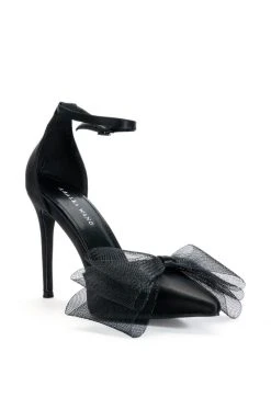 AZALEA WANG SWEETIE TRENDY BOW PUMPS IN BLACK -AKIRA salestore azalea wang sweetie trendy bow pumps in black black 5 5