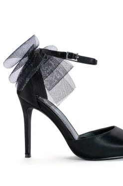 AZALEA WANG SWEETIE TRENDY BOW PUMPS IN BLACK -AKIRA salestore azalea wang sweetie trendy bow pumps in black black 9 9