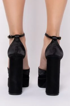 AZALEA WANG TALK ABOUT IT CHUNKY SANDAL IN BLACK -AKIRA salestore azalea wang talk about it chunky sandal in black black 4 4