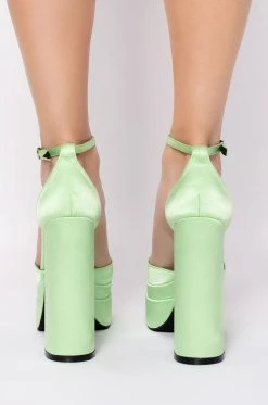 AZALEA WANG TALK ABOUT IT CHUNKY SANDAL IN GREEN -AKIRA salestore azalea wang talk about it chunky sandal in green green 4 4
