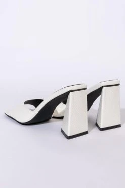 AZALEA WANG WORK FOR IT CHUNKY SANDAL IN WHITE -AKIRA salestore azalea wang work for it chunky sandal in white white 5 5