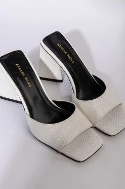 AZALEA WANG WORK FOR IT CHUNKY SANDAL IN WHITE -AKIRA salestore azalea wang work for it chunky sandal in white white 6 6