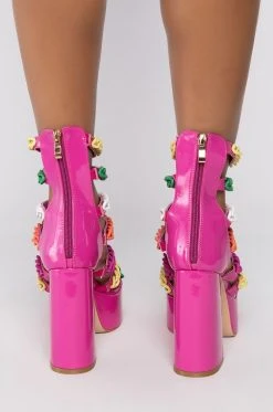 AZALEA WANG WORTH THE WAIT CHUNKY SANDAL IN MULTI -AKIRA salestore azalea wang worth the wait chunky sandal in multi multi 4 4