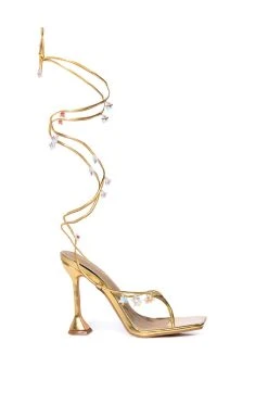 ISLA STAR STRAPPY SANDAL IN GOLD -AKIRA salestore isla star strappy sandal in gold gold 2 2 c1