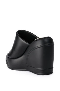 OCEAN EYES WEDGE SANDAL IN BLACK -AKIRA salestore ocean eyes wedge sandal in black black 4 4