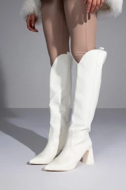 POSTED WHITE KNEE HIGH WESTERN BOOT -AKIRA salestore posted white knee high western boot white 7 7 c1