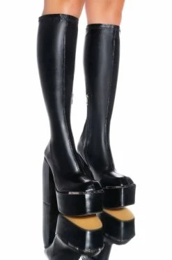 STRENGTH STRETCH CHUNKY BOOT WITH 4 WAY STRETCH IN BLACK